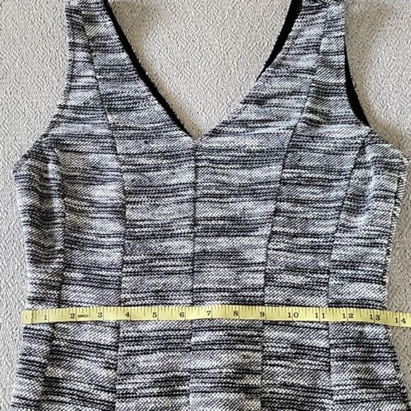 Banana Republic Black and Cream Fit and Flare Tweed Sleeveless Dress - Size 4 - Picture 10 of 16